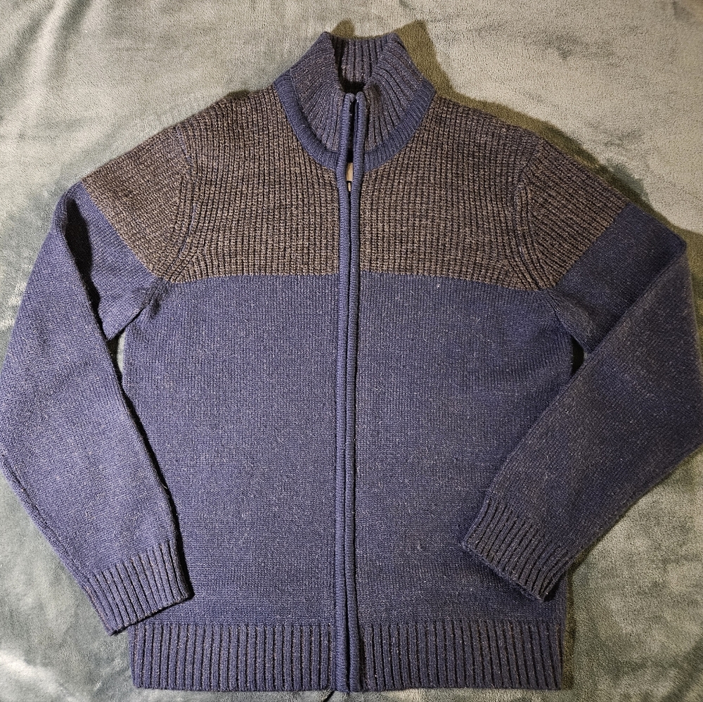 Kenneth Cole Reaction Men's Wool-blend Zip-up cardigan.